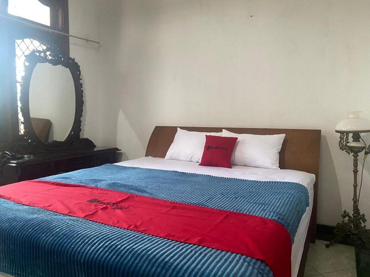 Reddoorz Syariah @ Karang Pilang Hotel Karangpilang ภายนอก รูปภาพ