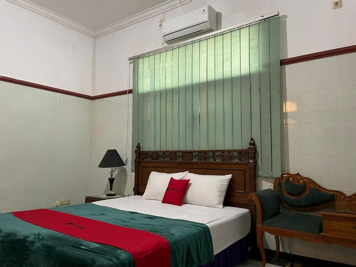 Reddoorz Syariah @ Karang Pilang Hotel Karangpilang ภายนอก รูปภาพ